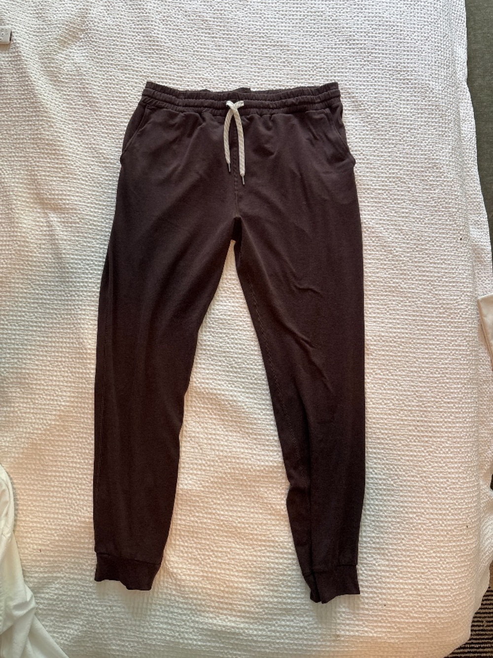 Vuori Women’s Performance Joggers - Long Large - Picture 2 of 3
